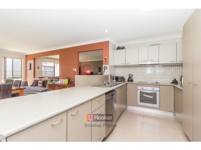 25 Paul Drive, Regents Park QLD 4118