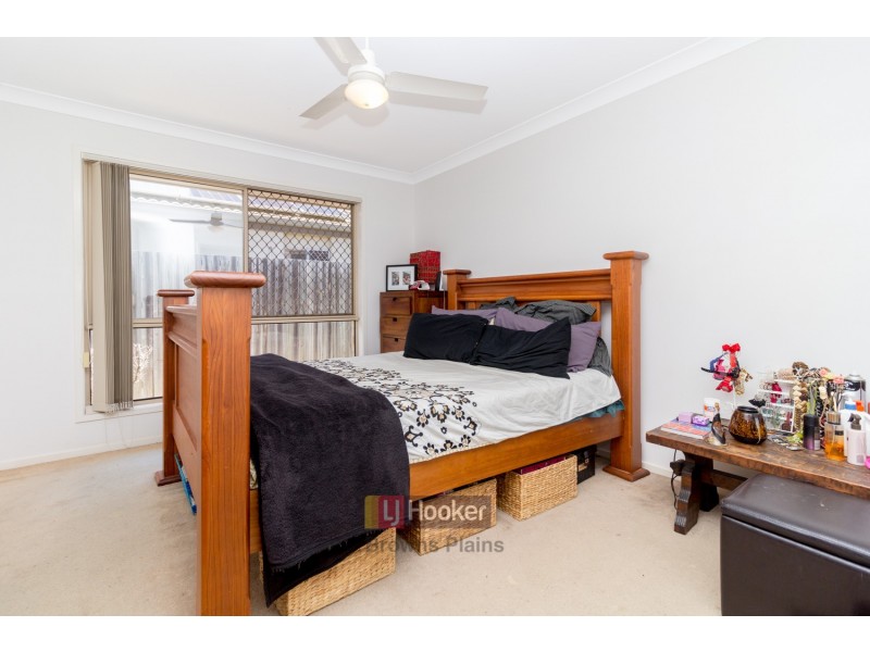 25 Paul Drive, Regents Park QLD 4118