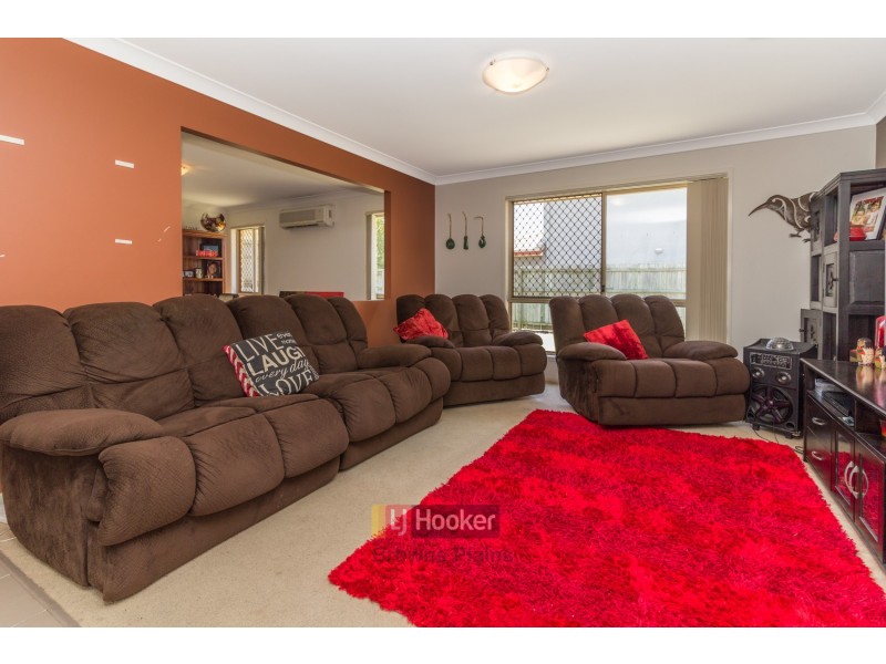 25 Paul Drive, Regents Park QLD 4118