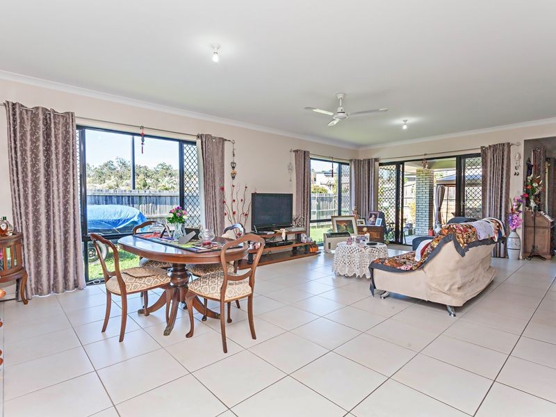 1 Ravensbourne Circuit, Waterford QLD 4133