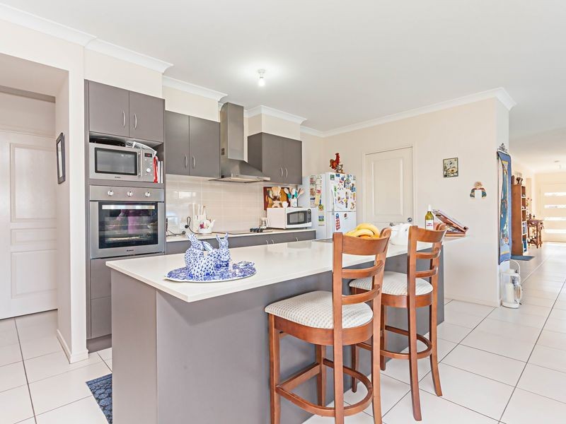 1 Ravensbourne Circuit, Waterford QLD 4133