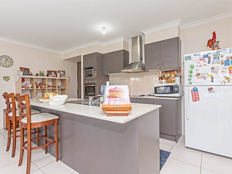 1 Ravensbourne Circuit, Waterford QLD 4133