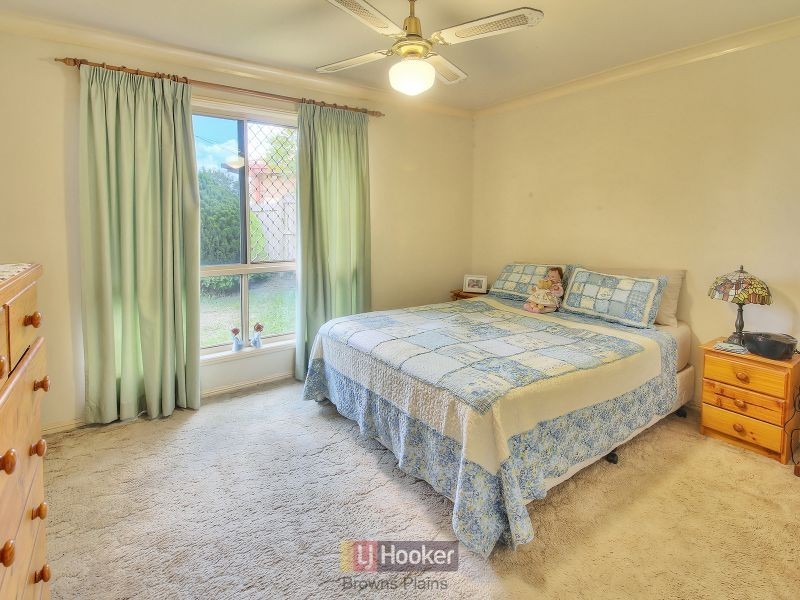 18 Barcrest Court, Crestmead QLD 4132