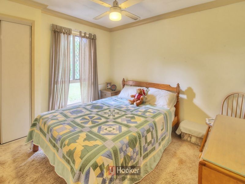 18 Barcrest Court, Crestmead QLD 4132