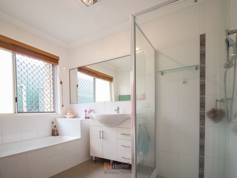 15 Titan Court, Boronia Heights QLD 4124