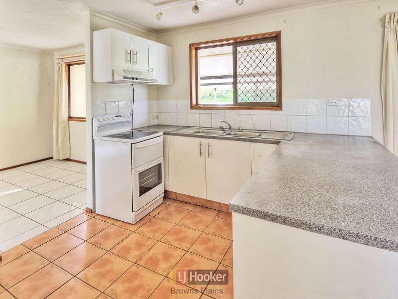 118 Estramina Road, Regents Park QLD 4118