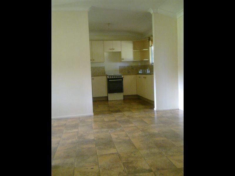 4 Lupus Street, Hillcrest QLD 4118