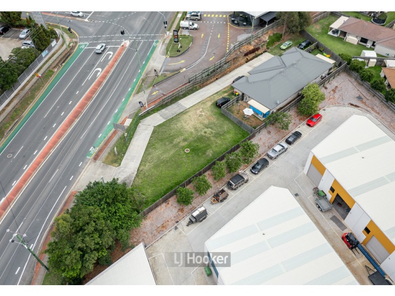 31 Middle Road, Hillcrest QLD 4118