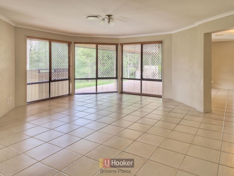2 Dorset Close, Greenbank QLD 4124