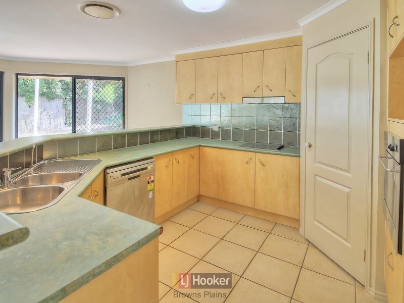 2 Dorset Close, Greenbank QLD 4124