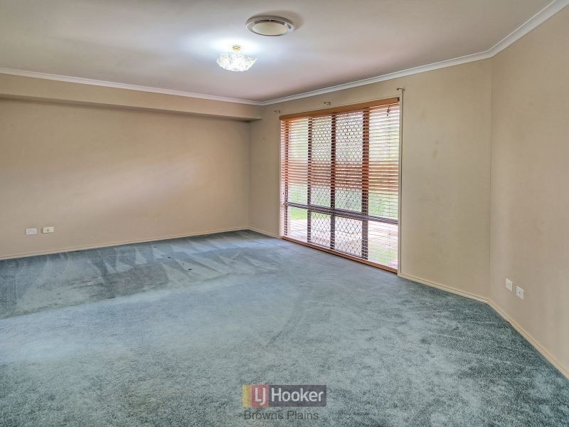 2 Dorset Close, Greenbank QLD 4124