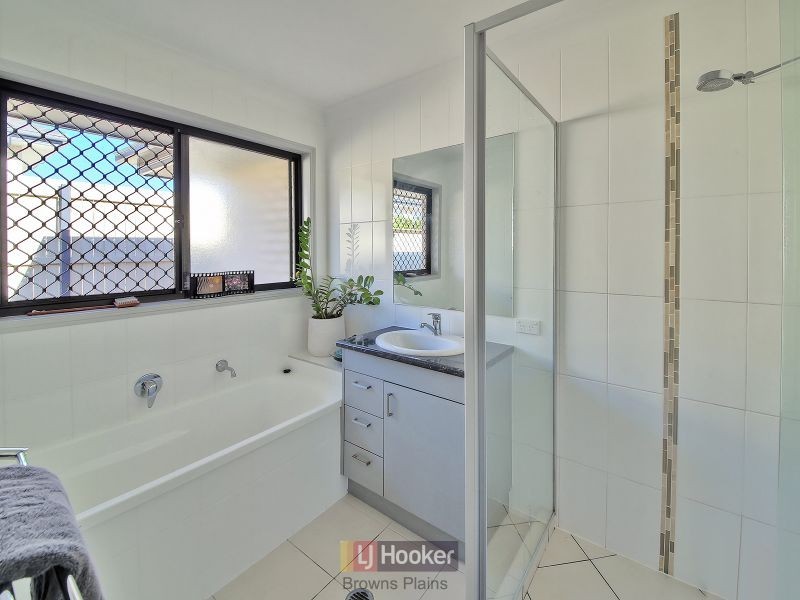 13 Barcombe Drive, Marsden QLD 4132