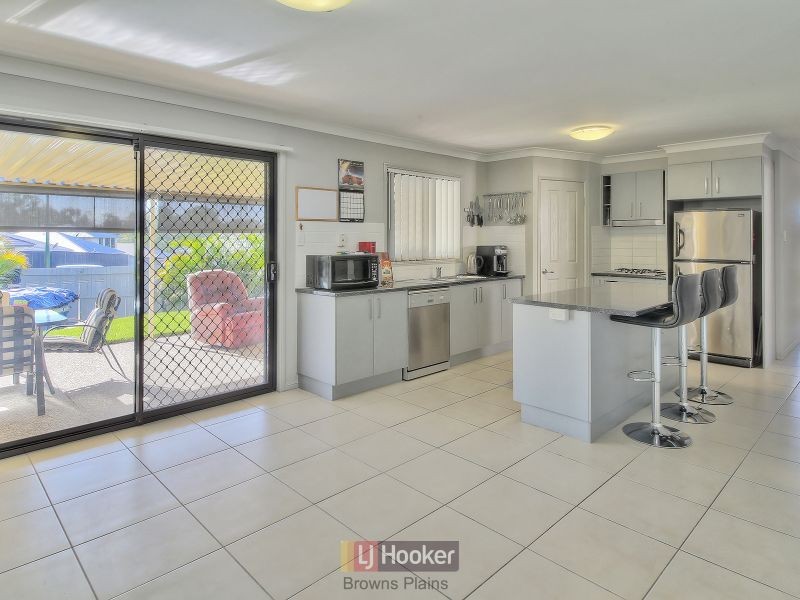 13 Barcombe Drive, Marsden QLD 4132