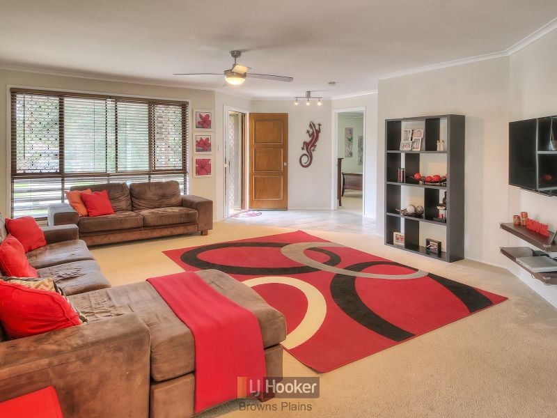 20 Federation Drive, Hillcrest QLD 4118