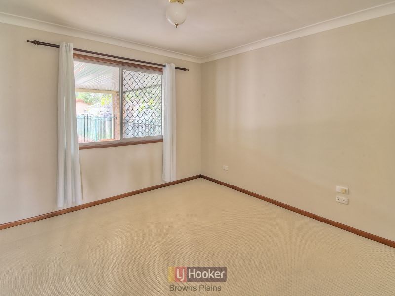 10 Langham Street, Hillcrest QLD 4118