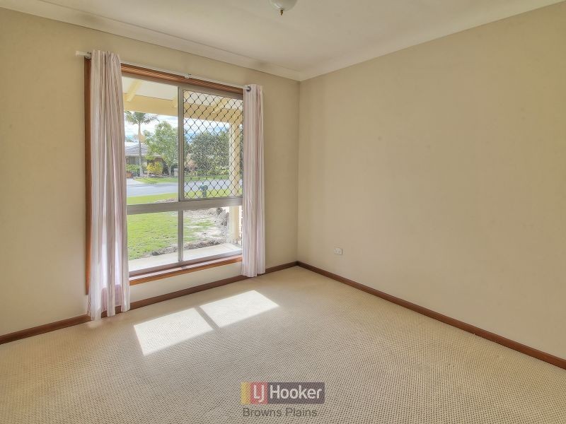 10 Langham Street, Hillcrest QLD 4118