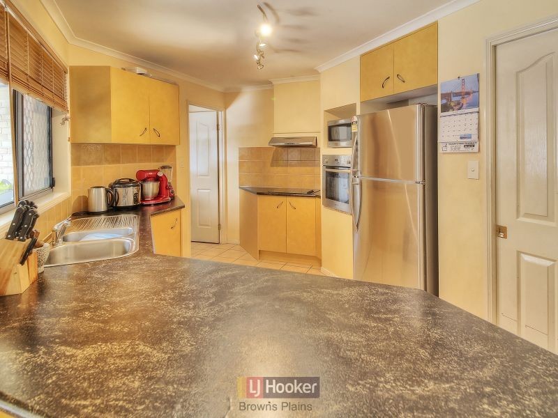 20 Cornell Close, Regents Park QLD 4118