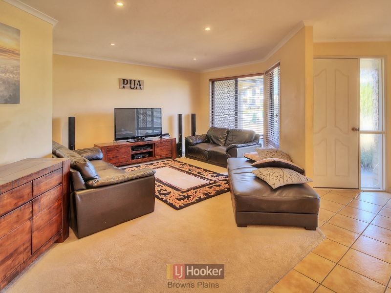 20 Cornell Close, Regents Park QLD 4118