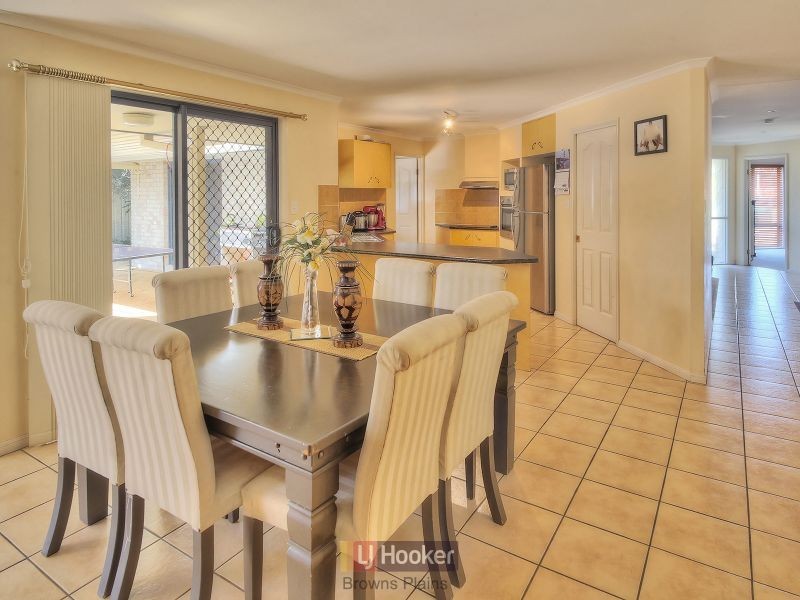 20 Cornell Close, Regents Park QLD 4118