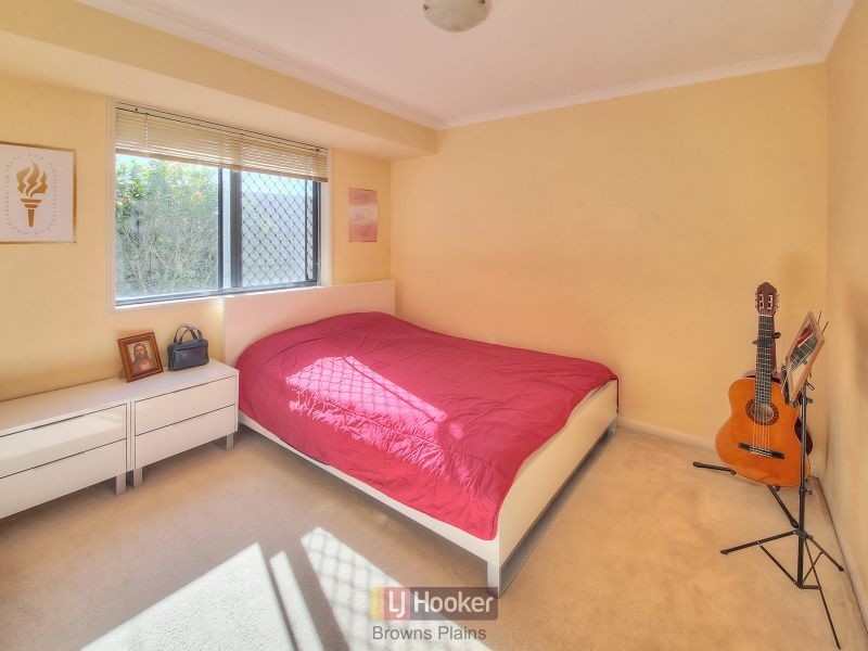 20 Cornell Close, Regents Park QLD 4118