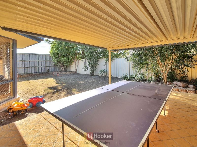 20 Cornell Close, Regents Park QLD 4118