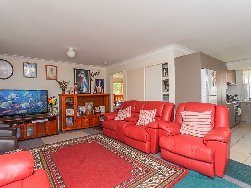 2 Pidgeon Boulevard, Crestmead QLD 4132