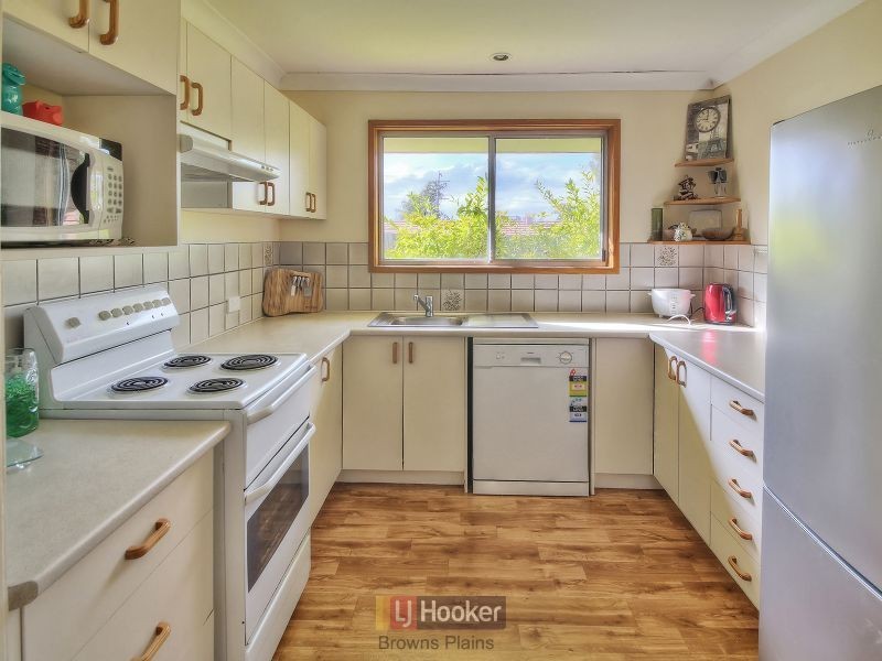 4 Volant Street, Regents Park QLD 4118