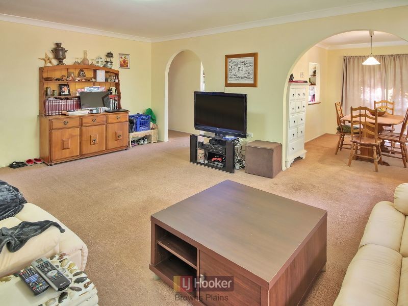 4 Volant Street, Regents Park QLD 4118