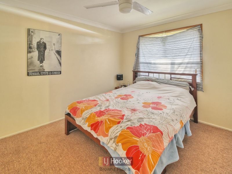 4 Volant Street, Regents Park QLD 4118