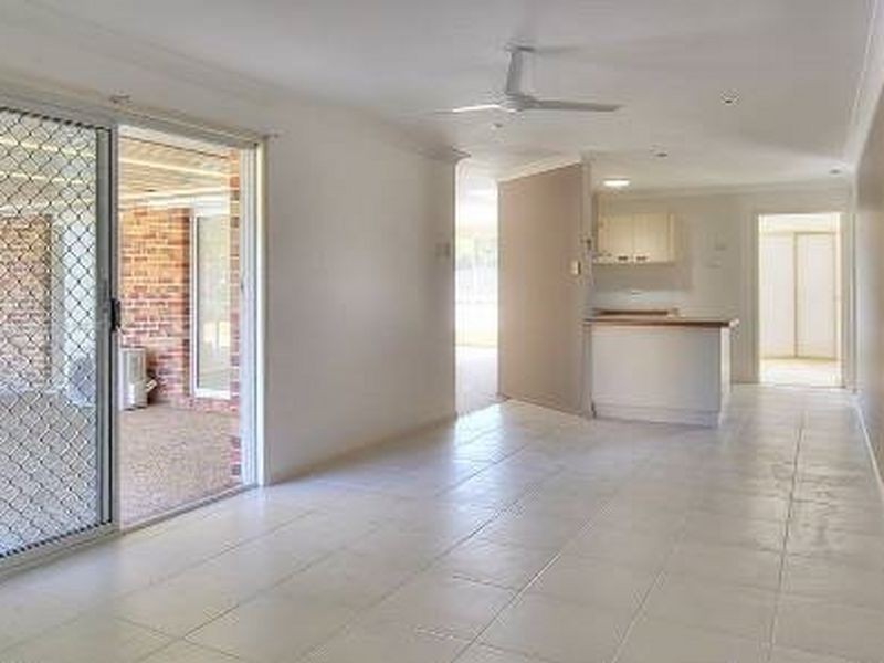 138 Lamberth Road, Regents Park QLD 4118