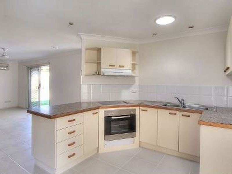 138 Lamberth Road, Regents Park QLD 4118