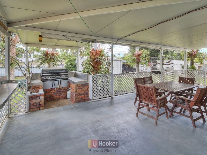 2 Blue Gum Drive, Marsden QLD 4132