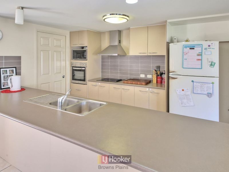 4 Barcombe Drive, Marsden QLD 4132