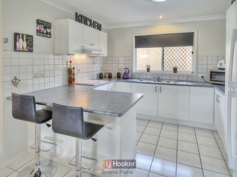 6 Perentie Street, Regents Park QLD 4118