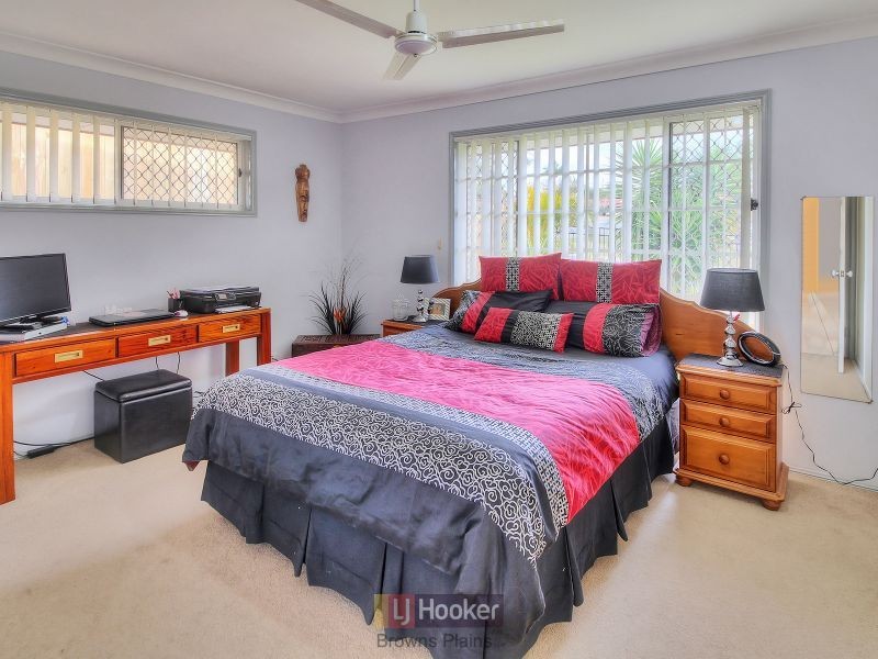 6 Perentie Street, Regents Park QLD 4118