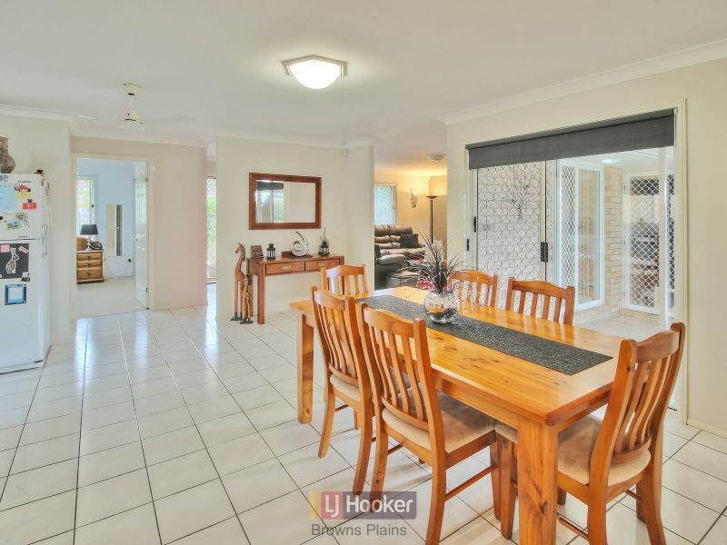 6 Perentie Street, Regents Park QLD 4118