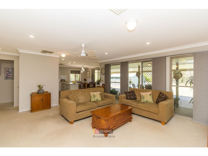 122-124 Merluna Road, Park Ridge South QLD 4125