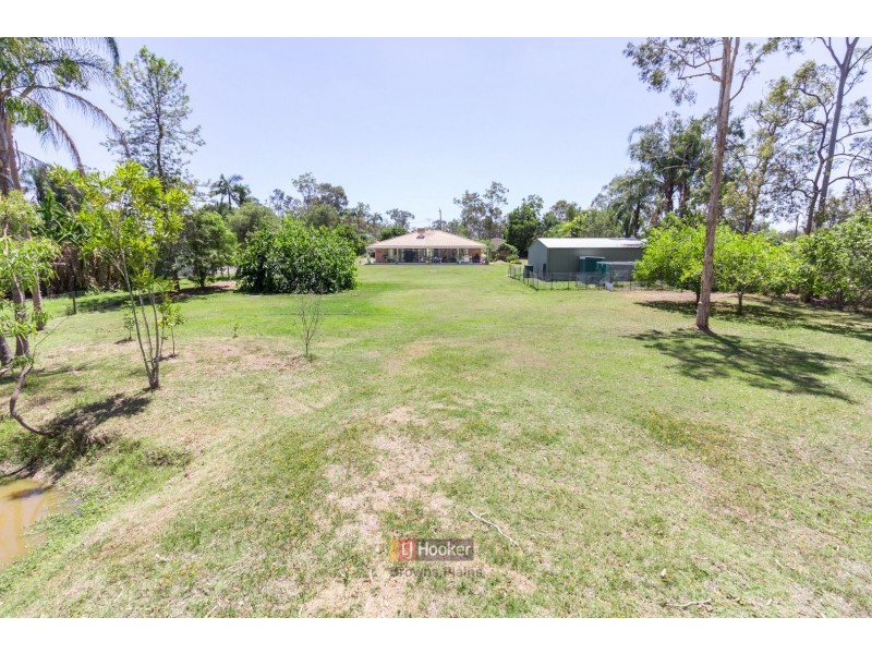 122-124 Merluna Road, Park Ridge South QLD 4125
