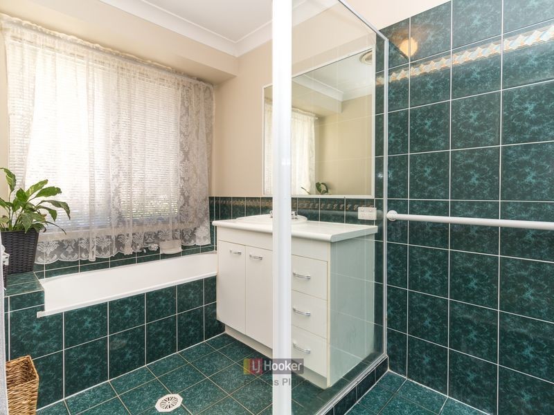 122-124 Merluna Road, Park Ridge South QLD 4125