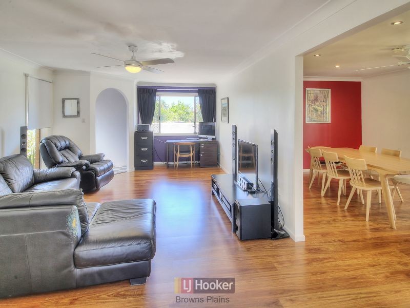 38 Bywater Street, Hillcrest QLD 4118