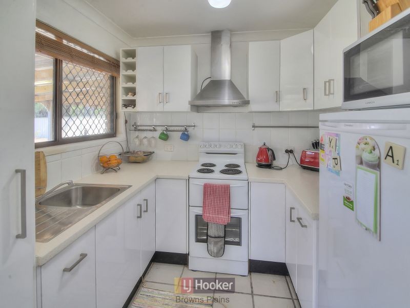 39 Emerald Street, Marsden QLD 4132