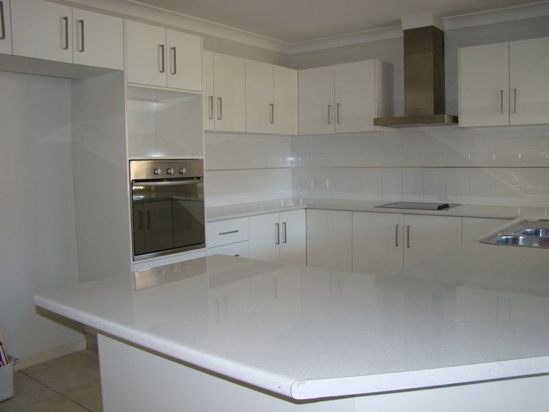 4 Charlton Place, Regents Park QLD 4118