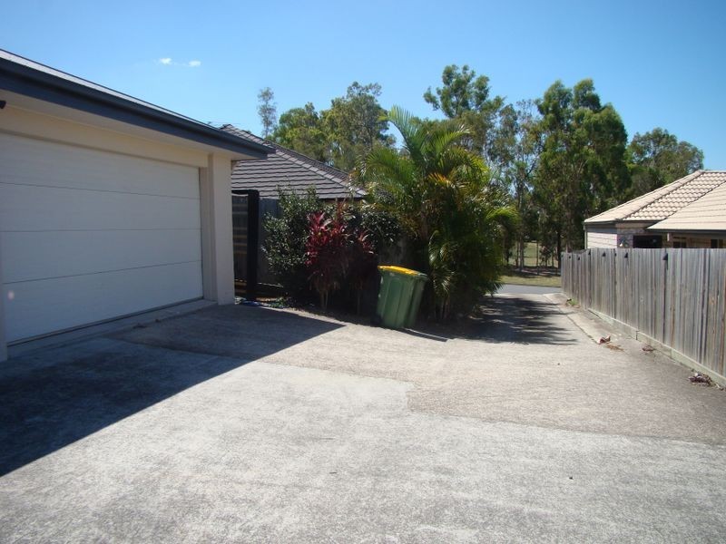 4 Charlton Place, Regents Park QLD 4118