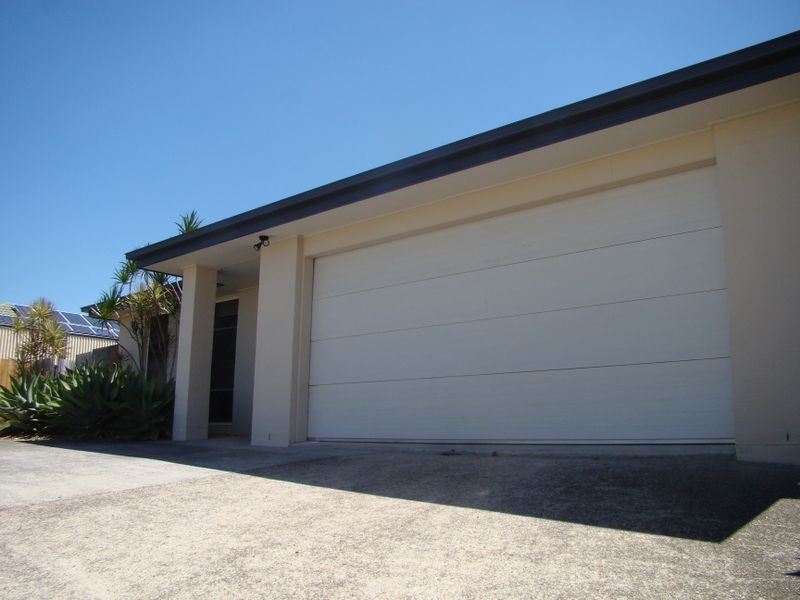 4 Charlton Place, Regents Park QLD 4118