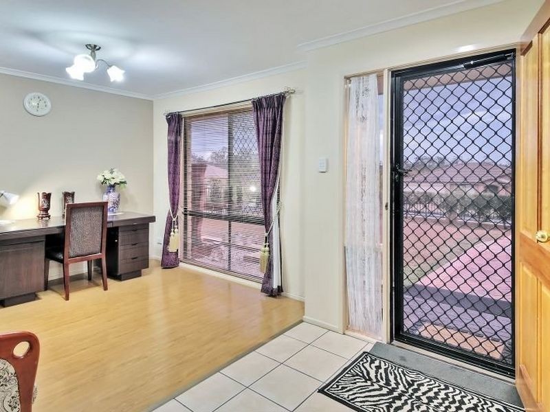 12 Oakview Street, Parkinson QLD 4115