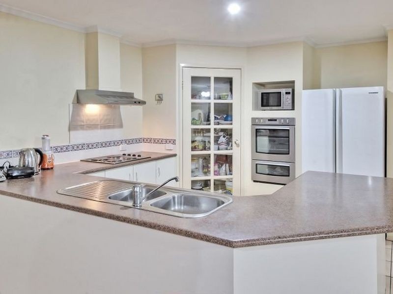 12 Oakview Street, Parkinson QLD 4115