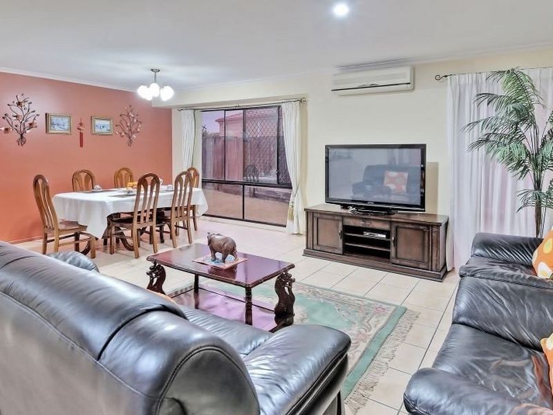 12 Oakview Street, Parkinson QLD 4115