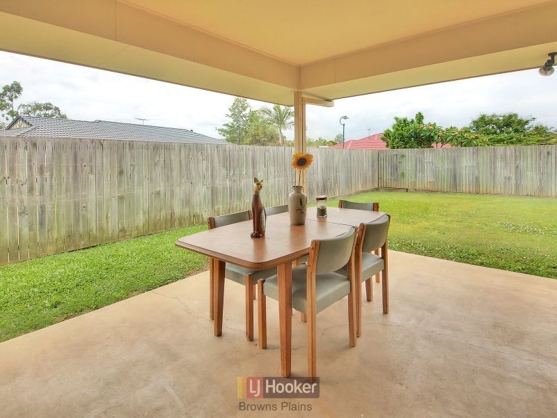 42 Pinedale Crescent, Parkinson QLD 4115