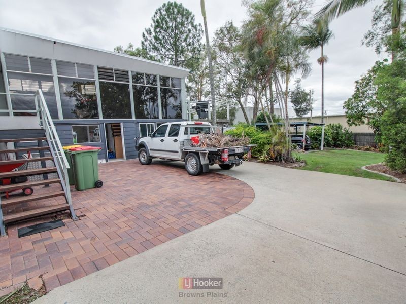 93 Conifer Street, Hillcrest QLD 4118