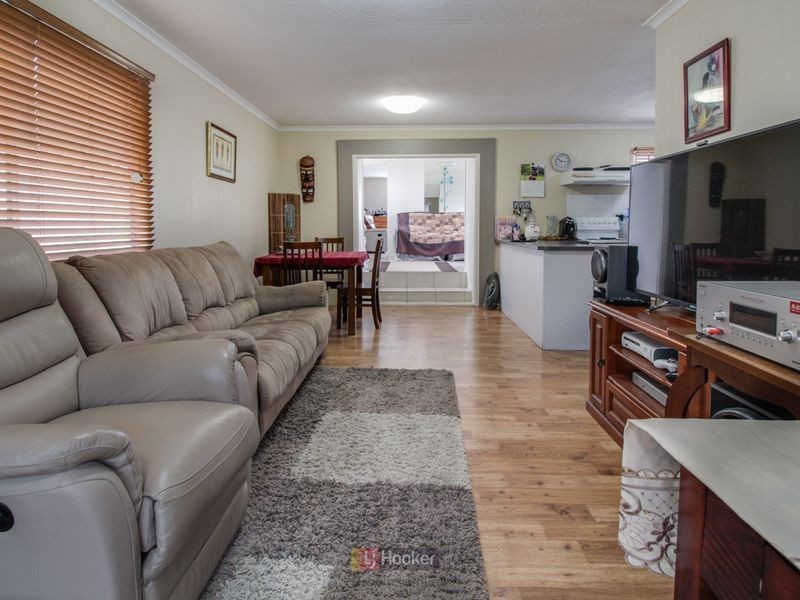 93 Conifer Street, Hillcrest QLD 4118